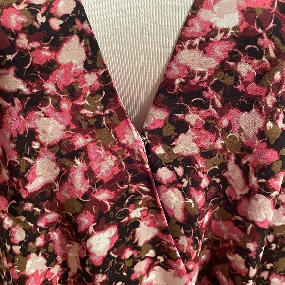 NWT HALOGEN Cross Front Blouse in Pink-Black Clouded Floral - Picture 3 of 8